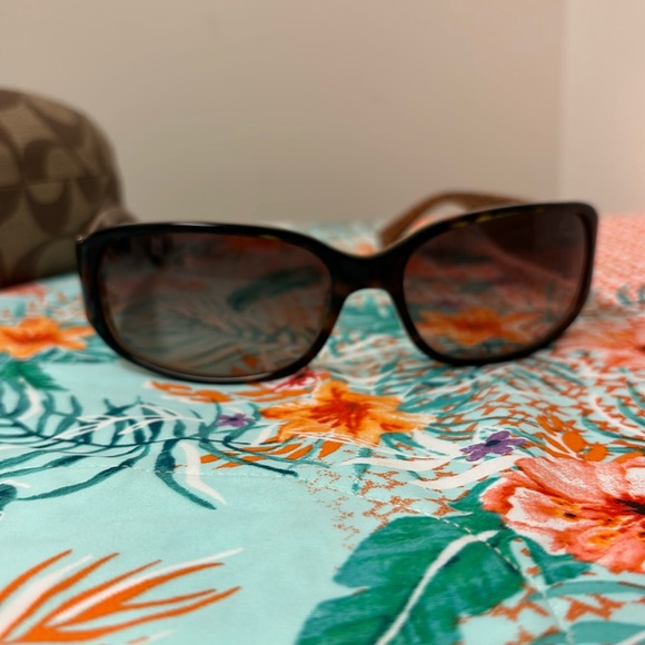 Coach sunglasses and case. Great condition! - Picture 1 of 6